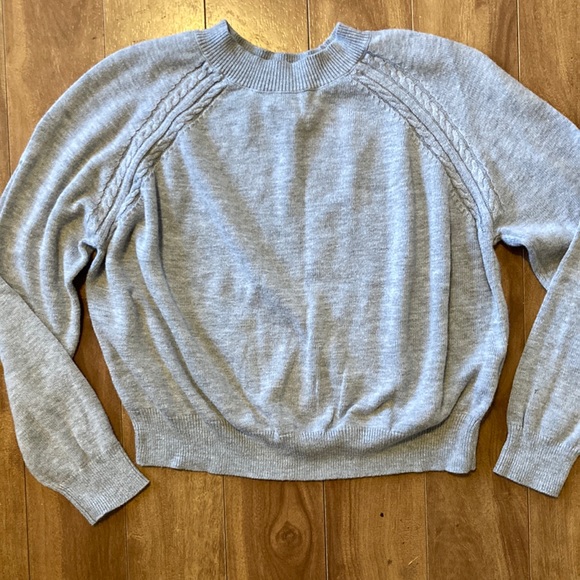 ATMOSPHERE💫 Women’s Light Gray Thin Knit Cropped Long Sleeve Sweater - Picture 1 of 6